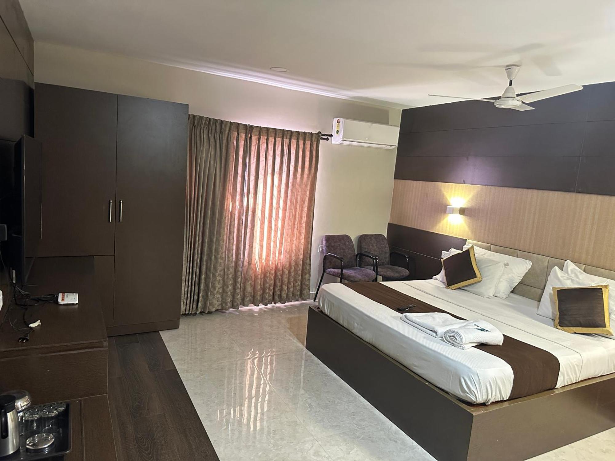 Hotel Aiba Regency Coimbatore Exterior photo